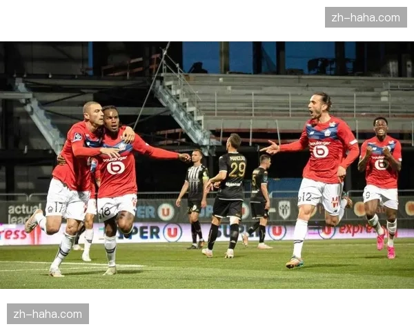 里昂战术调整的及时性 丰塞卡在比赛过程中对战术的微调